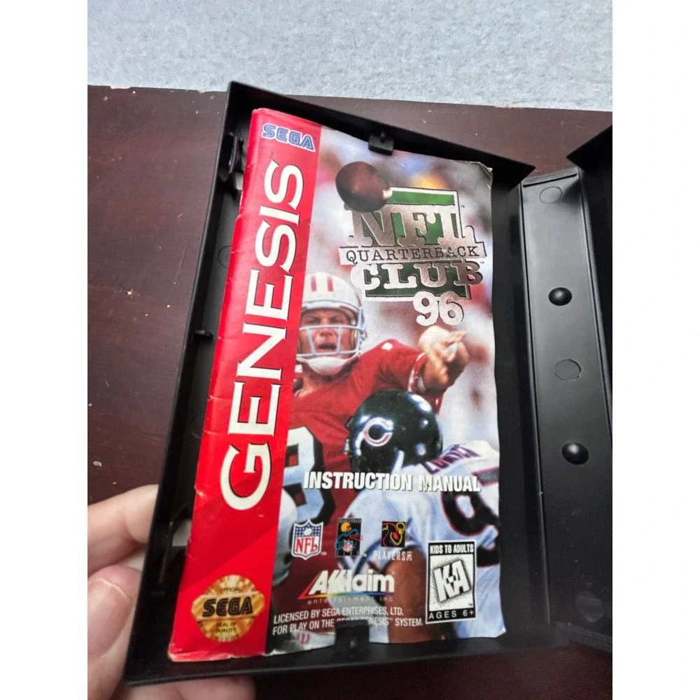 NFL Quarterback Club 96 Sega Genesis CIB Acclaim Sports Football Game T-81586